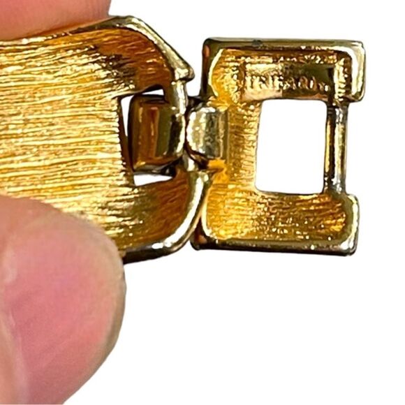 Trifari Vintage Link Crystal Black Cabochon Statement Bracelet - Picture 11 of 15